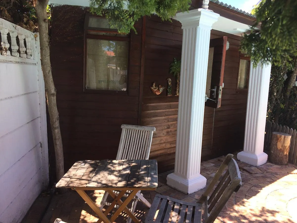 Leo'S Den Bed & Breakfast Fish Hoek