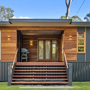 https://2-bedroom-cottage-with-lagoon-pool-spa.queenslandhotels.net